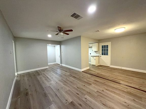 4th image of 1442 Tarberry Rd