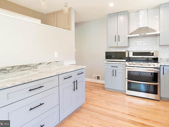 4th image of 4023 Justine Dr