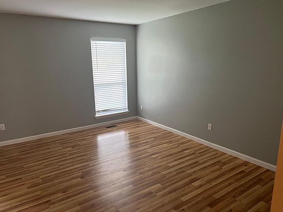 5th image of 10704 Oak Pointe Dr