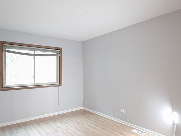 2nd image of 154 S Waters Edge Dr