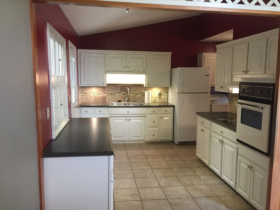 1st image of 219 Wedgewood Dr