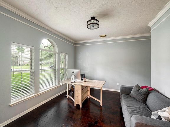 4th image of 8707 Bexar Dr