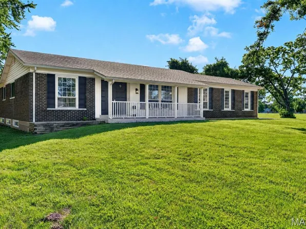 9 Edinburg Ct, Florissant, MO 63033