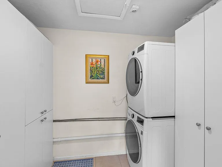 100 Venetian Dr #9 — Photo 20