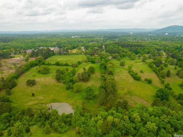 620 Marion Anderson Rd, Hot Springs, AR 71913