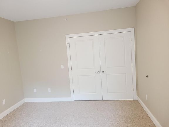 5th image of 1 Columbia Pl APT 54