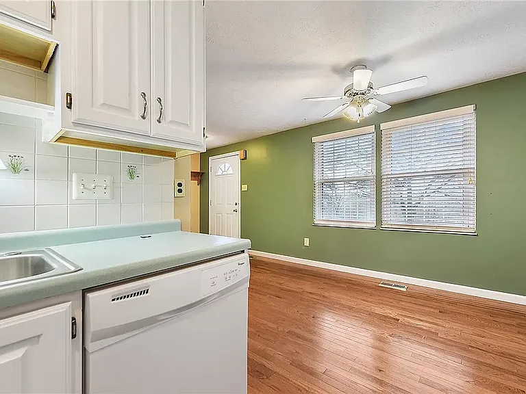806 Countryside Dr — Photo 7