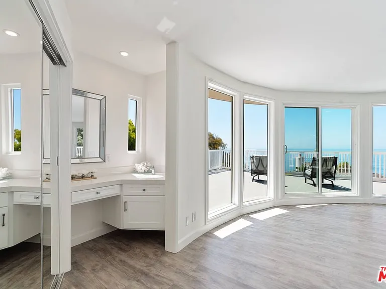 31518 Broad Beach Rd — Photo 16