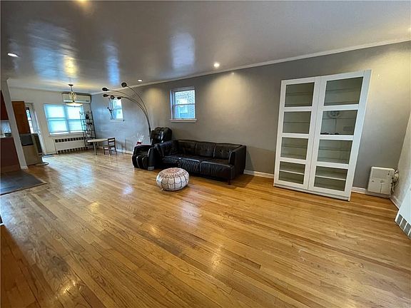 3rd image of 1884 Haring St