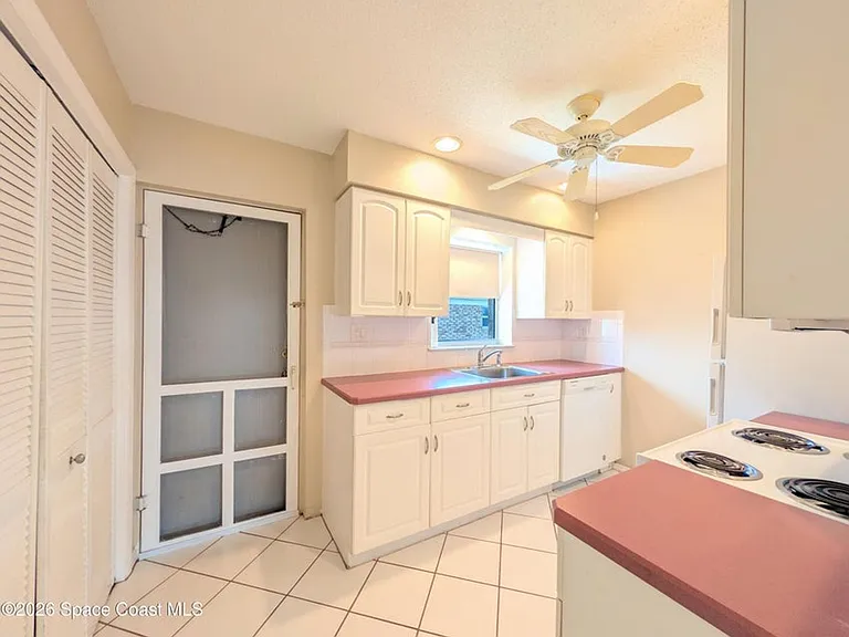 190 E Olmstead Dr #E10 — Photo 8