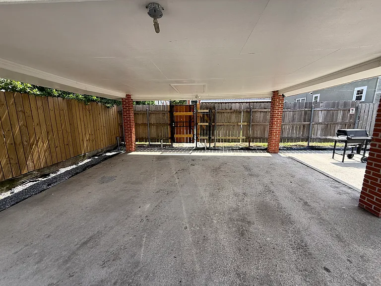 6448 Canal Blvd — Photo 20