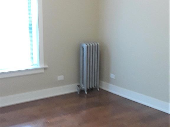2nd image of 6556 N Ashland Ave #2