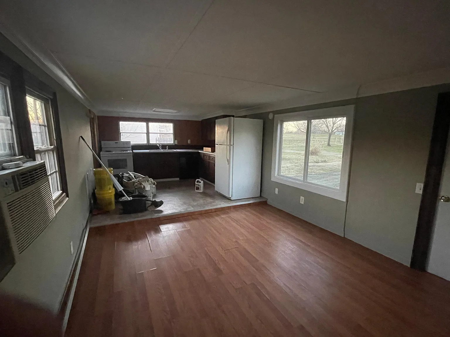 2 bed, 700 sqft, $1,050 — Photo 3
