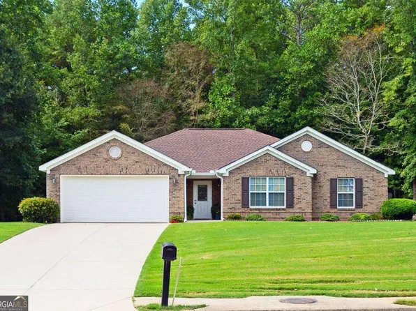 136 Manor Dr, Commerce, GA 30530