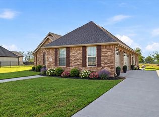 18397 Astor Dr, Fayetteville, AR 72704