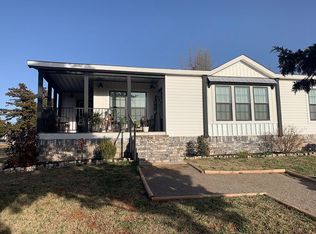 705 S Phillips Ave, Leedey, OK 73654
