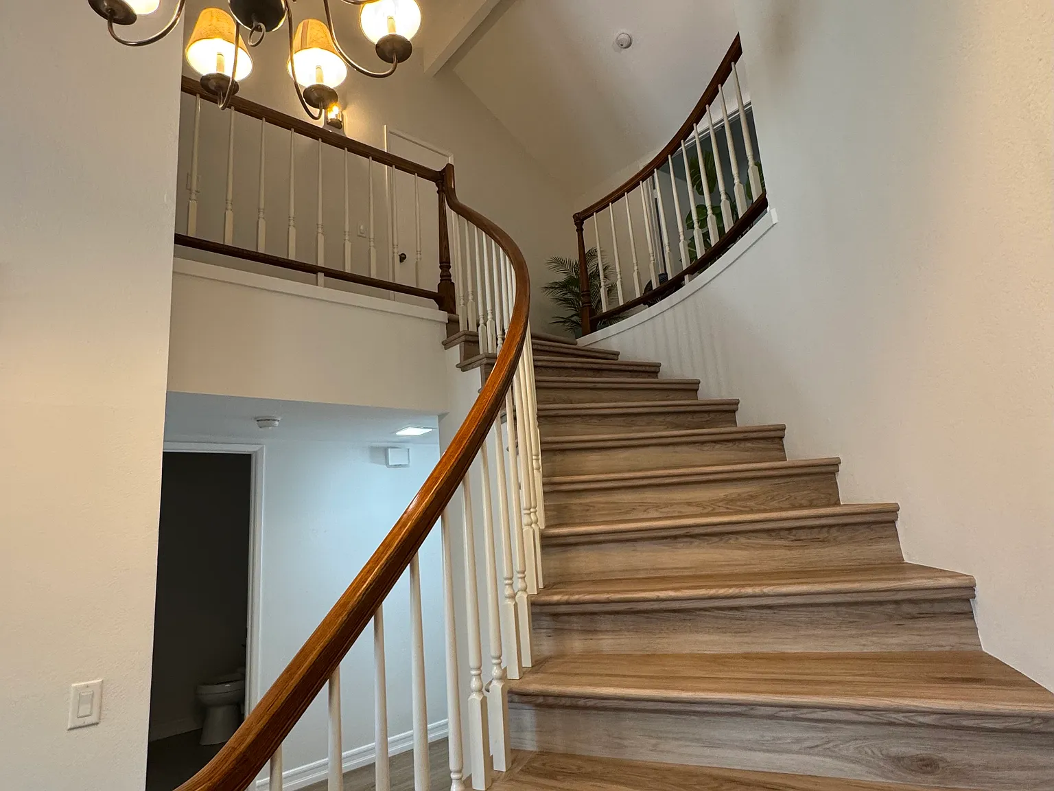 4 bed, 2300 sqft, $5,500 — Photo 2