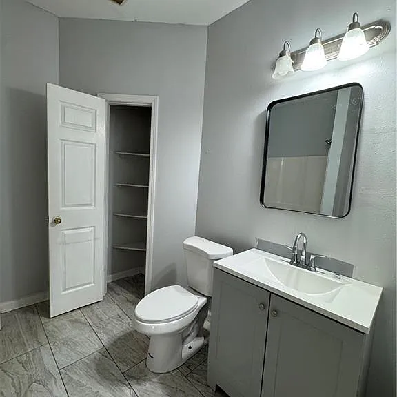 3507 Clermont Dr — Photo 7