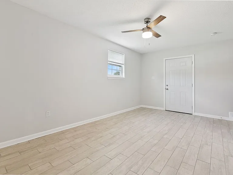 1116 Tallow Tree Ln #9 — Photo 2