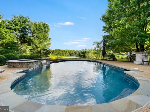 7203 Leeton Ct, Warrenton, VA 20186
