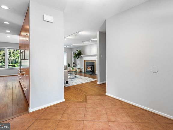 2nd image of 10126 Parkwood Ter