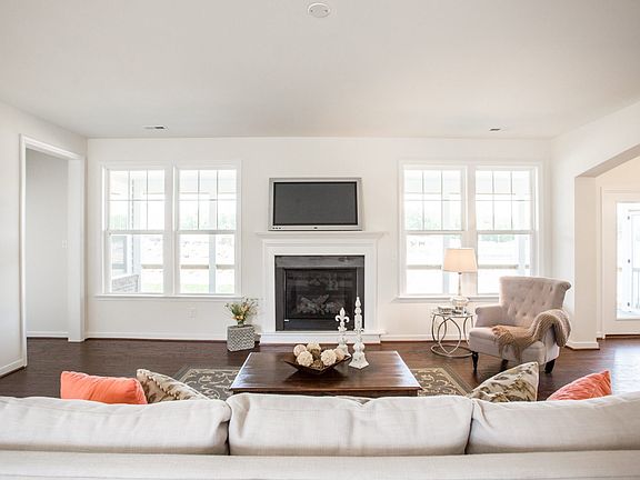 6710 Southwalk Heights-0003