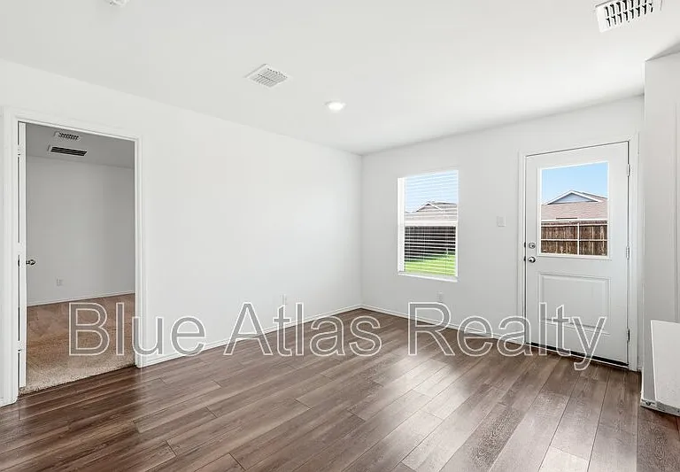 510 Olmstead Dr — Photo 8