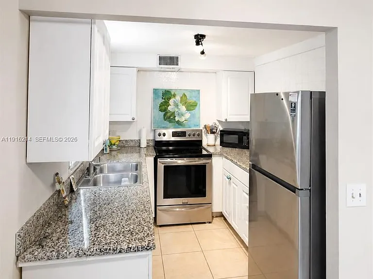 116 Tuscany Ln #116-B — Photo 6