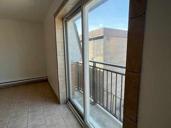 3rd image of 91 Talbot St E Unit 201