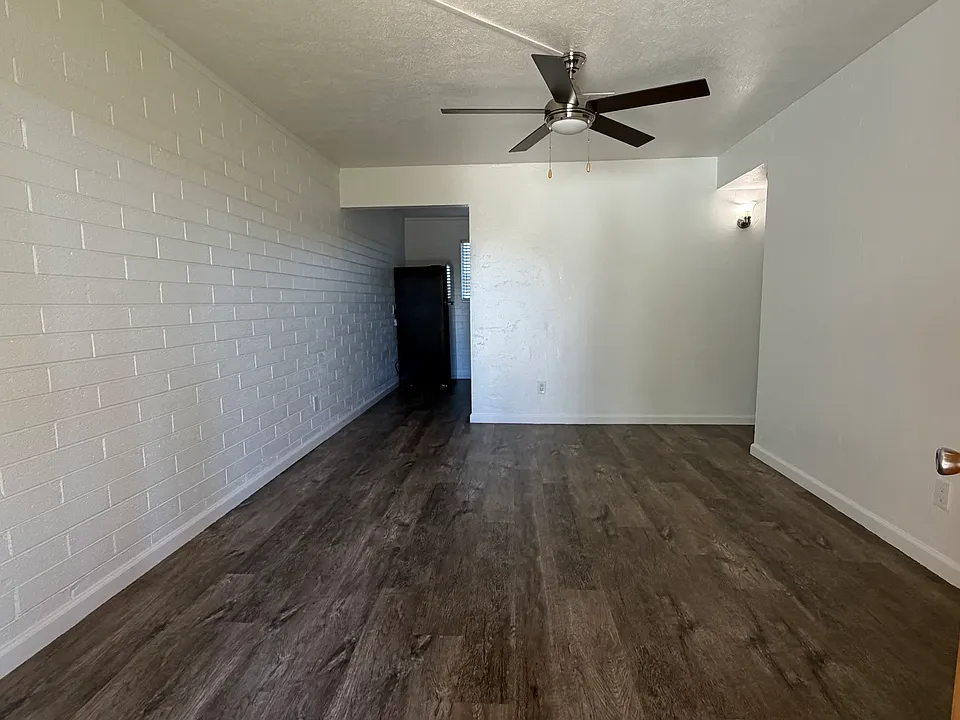 1BEDROOM LIVING ROOM