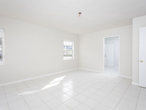 5th image of 600 Callahan St