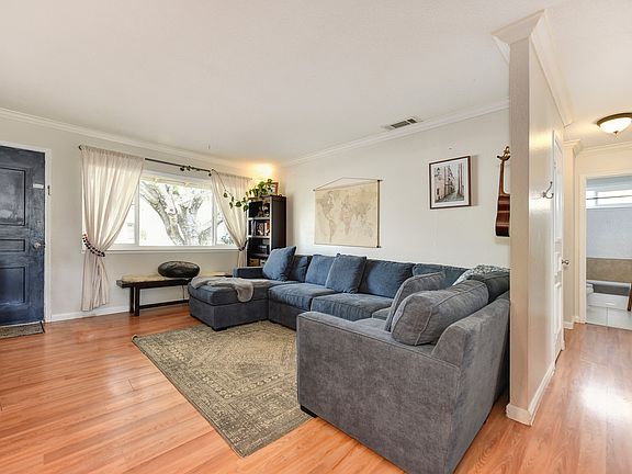 5th image of 7033 Woodmore Oaks Dr