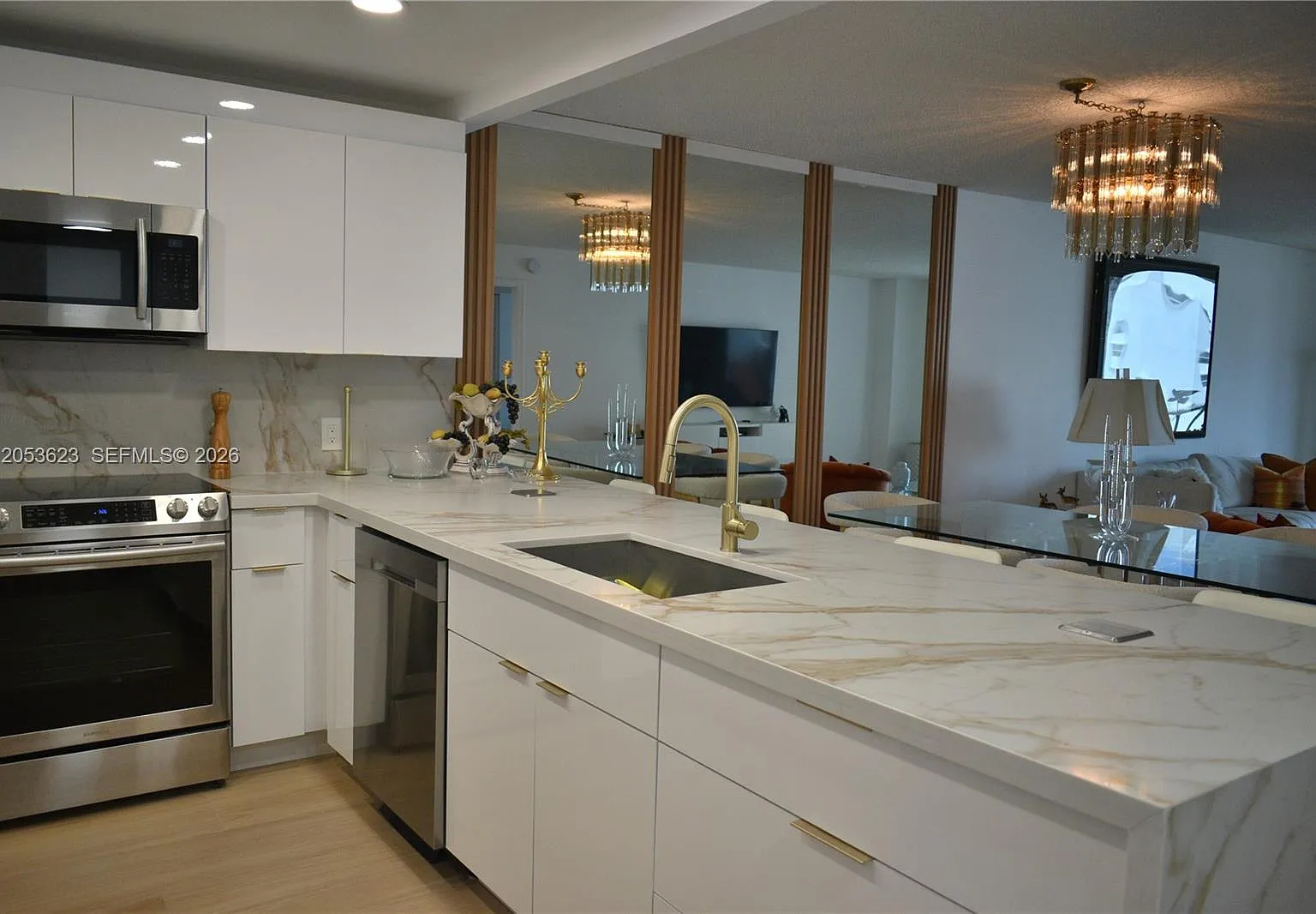 1865 S Ocean Dr — Photo 2