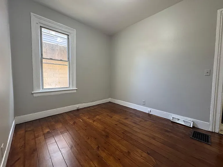 1092 E Main St #1L — Photo 10