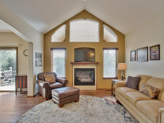 5th image of 1017 N McCaskey Dr