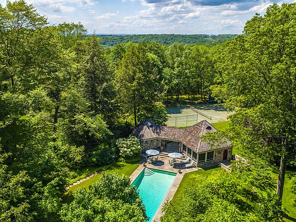 02 - 30 Hemlock Hills.JPG