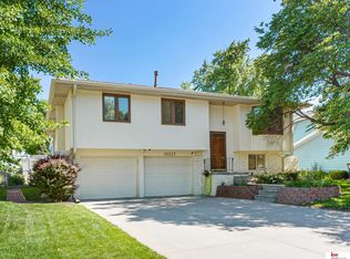 10327 Mockingbird Dr, Omaha, NE 68127