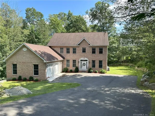 9 Buck Mountain Court, New Fairfield, CT 06812