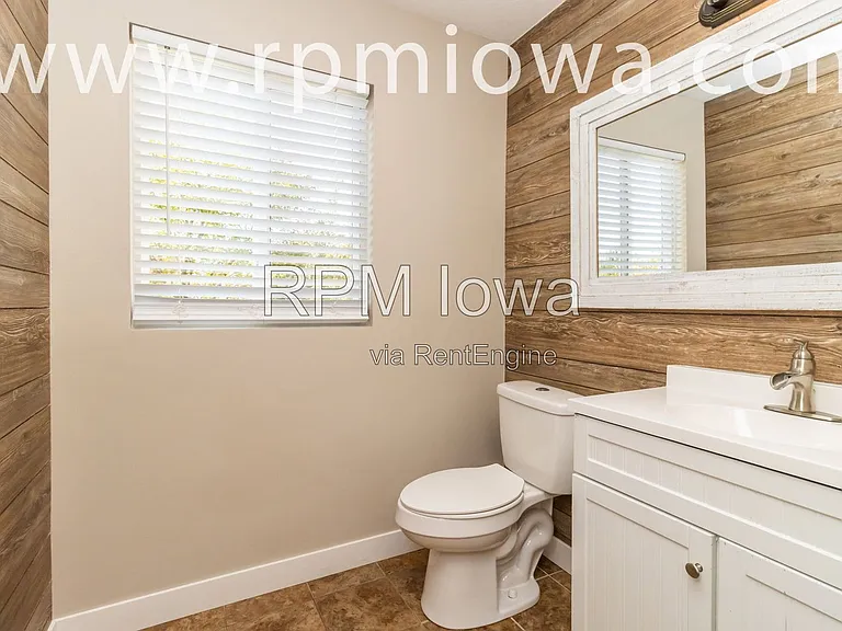 770 SE Harper Dr — Photo 6