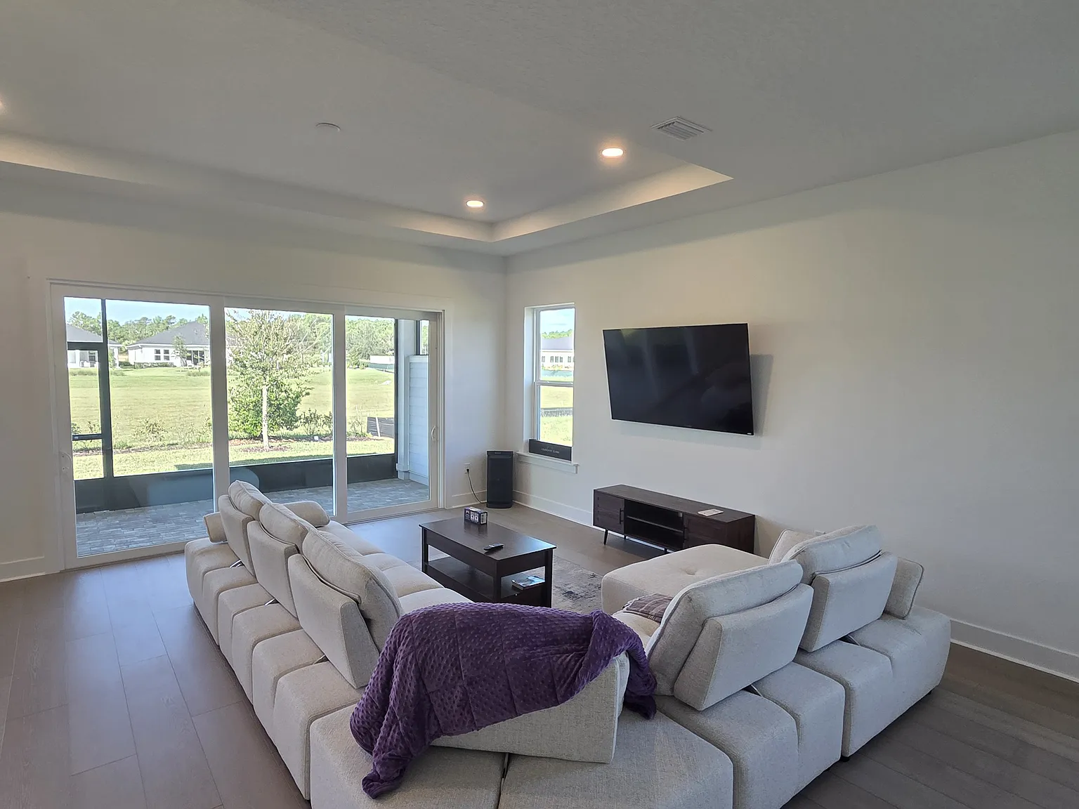 3 bed, 2228 sqft, $900 — Photo 4
