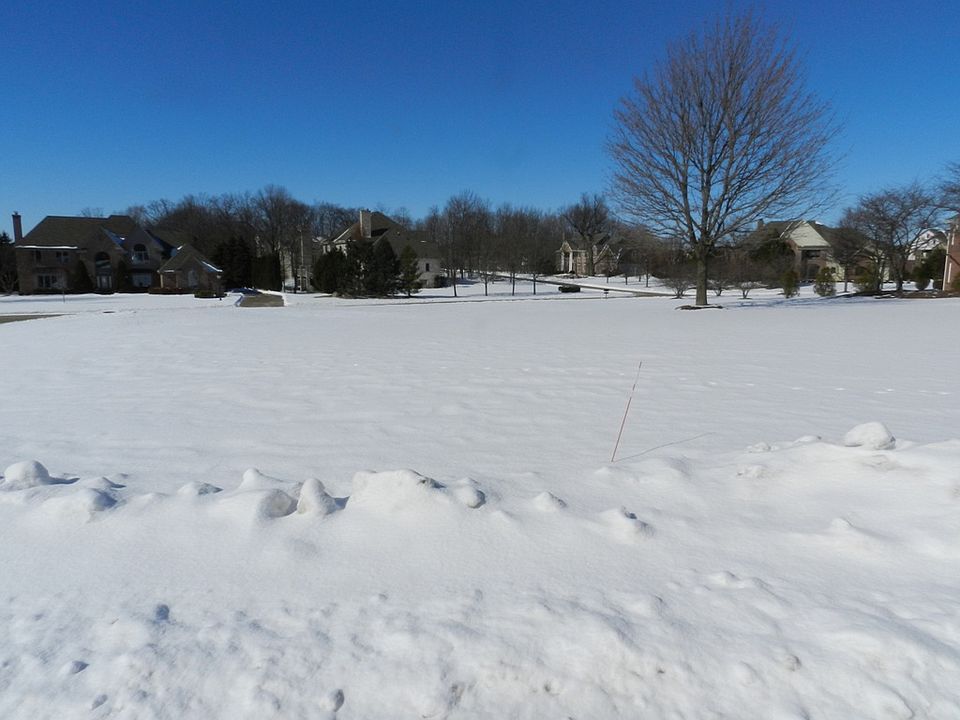 18920 Saratoga Ct Brookfield