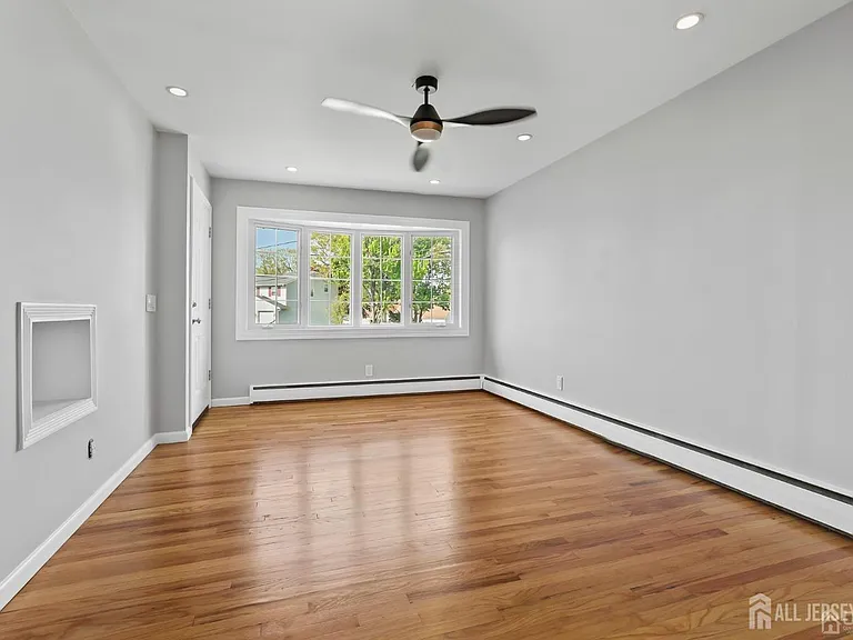 262 Wall St — Photo 5