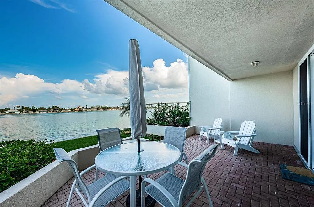 6083 Bahia Del Mar Cir — Photo 1