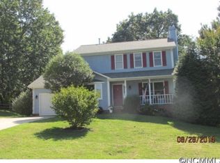3 Bear Knoll Dr, Asheville, NC 28805