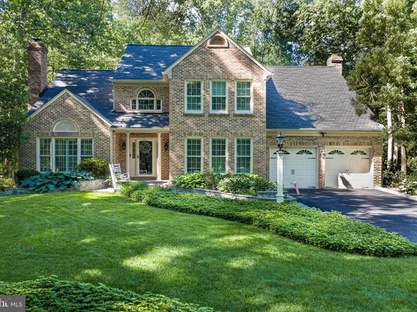 6811 Brimstone Ln, Fairfax Station, VA 22039