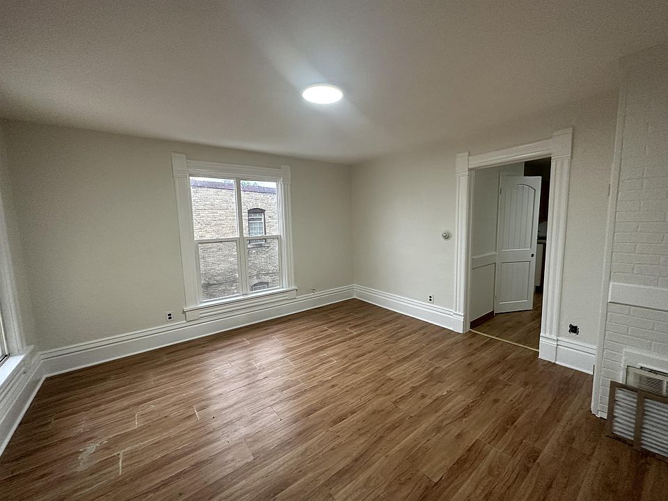 2nd image of 517 9th St #2