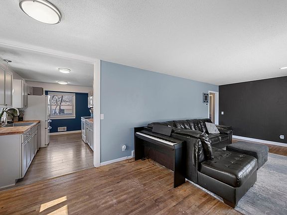 5th image of 11824 Larch St NW