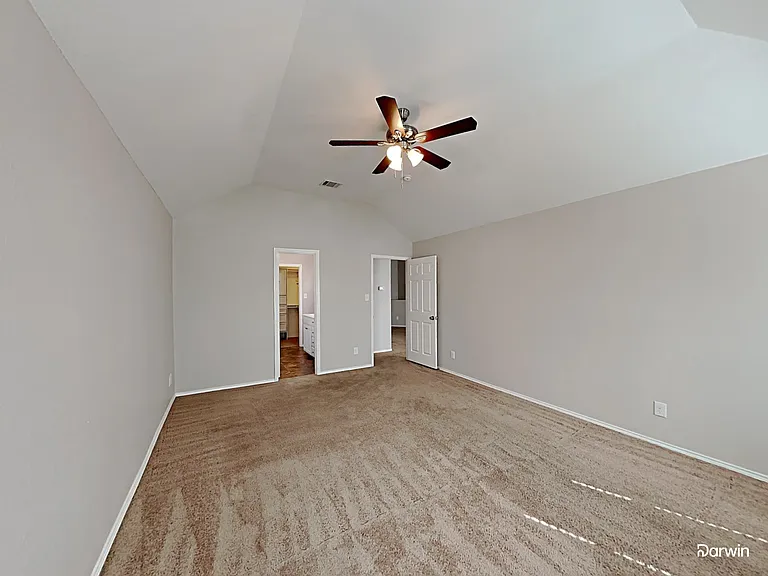 632 Hutchins Dr — Photo 7