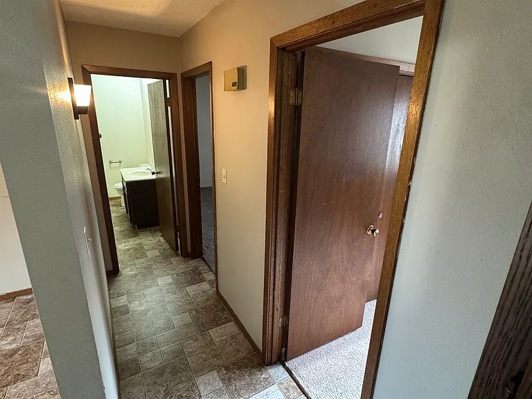 213 7th St NE #3 — Photo 9