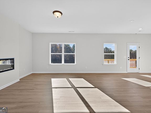 5th image of 850 Kensington St